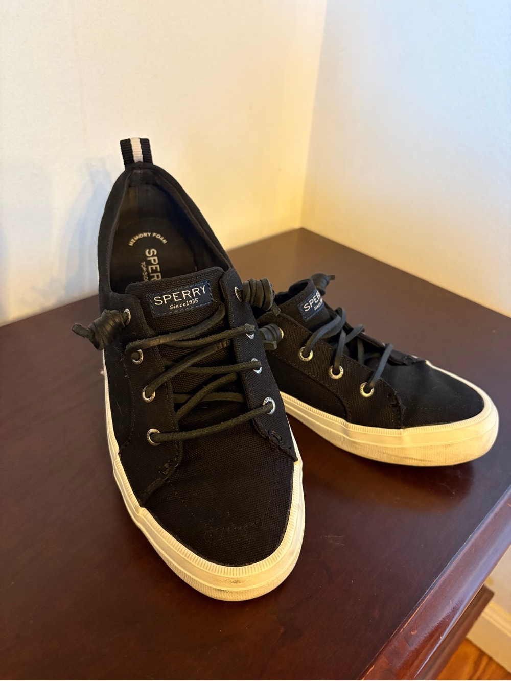 Sperry Women’s “Crest Vibe Linen Black” Low-Top Sneakers
